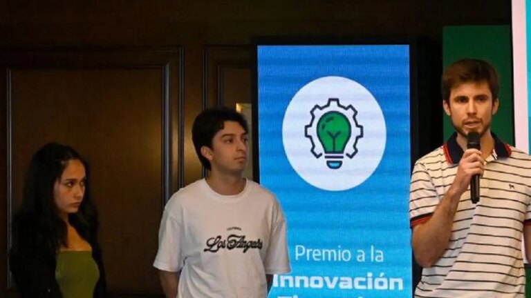 Jóvenes de Lobería ganan $10 millones con innovadoras ideas para Cuenta DNI
