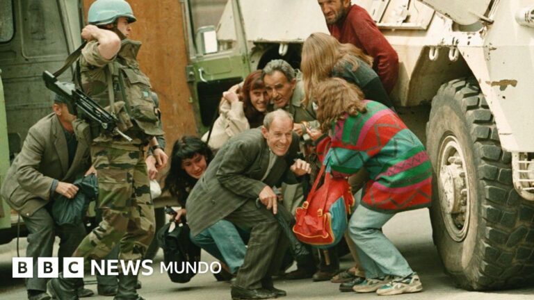 Italia investiga turistas que habrían pagado para disparar a civiles en Sarajevo durante la guerra de Bosnia