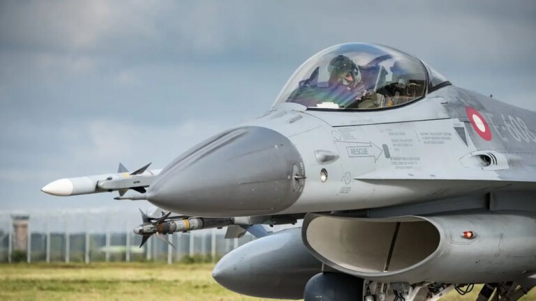 Descubre la Gran Presentación de los F-16 Adquiridos por el Gobierno