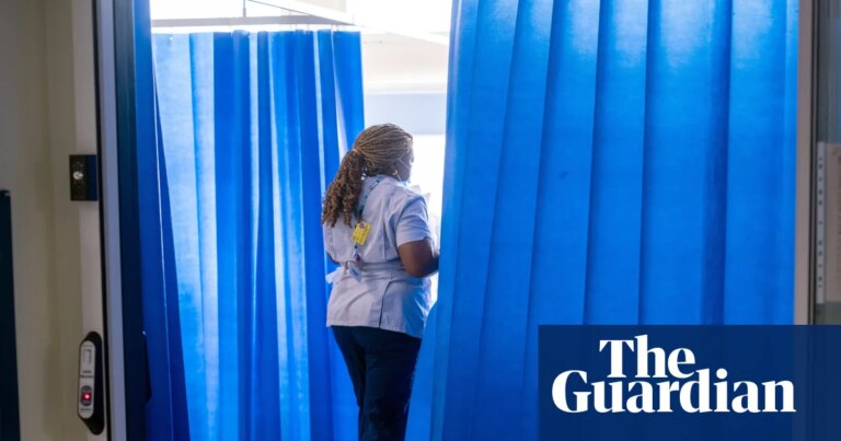 Encuesta: Hasta 50,000 enfermeras podrían abandonar el Reino Unido por nuevos planes de inmigración