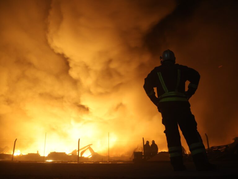 Incendio en Ezeiza: ¿Vapor y químicos letales como causantes?