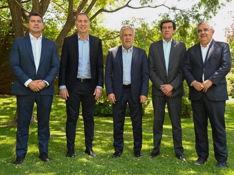 Santilli concluye reuniones con gobernadores en busca de apoyo para el Presupuesto