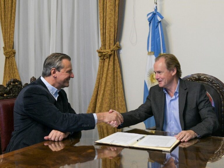 Chats Revelan Conexiones entre Ex Gobernador, Senador Electo y Empresarios en Escándalo de Coimas