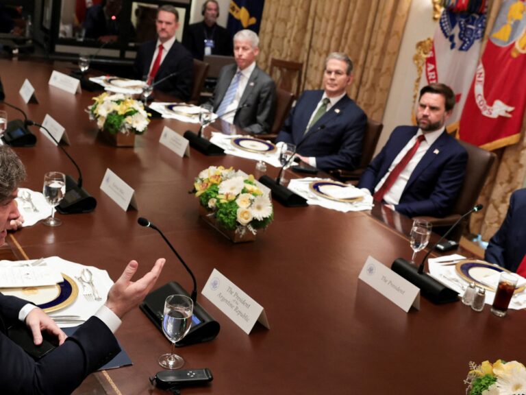 El Gobierno aplaude el acuerdo comercial con EE.UU. y aguarda la firma de Trump
