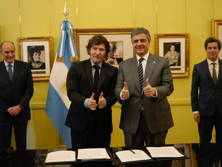 Javier Milei elogia a Jorge Macri por exitoso financiamiento de la Ciudad de Buenos Aires