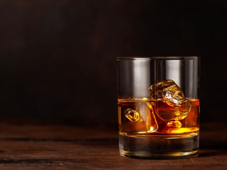 Delicias del Whisky: Escocés, Irlandés, Bourbon y el Único Argentino Añejo en la Antártida