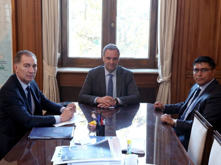 Santilli completa su álbum de gobernadores mientras el Gobierno busca debilitar al PJ en Diputados