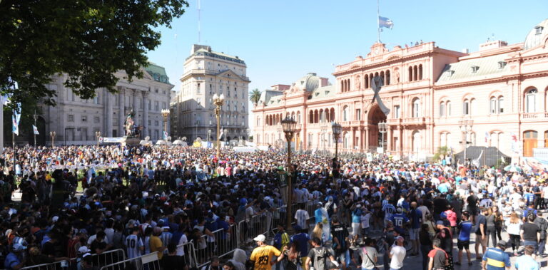 El Velorio de Maradona: Una Prueba de Fuego para la Casa Rosada