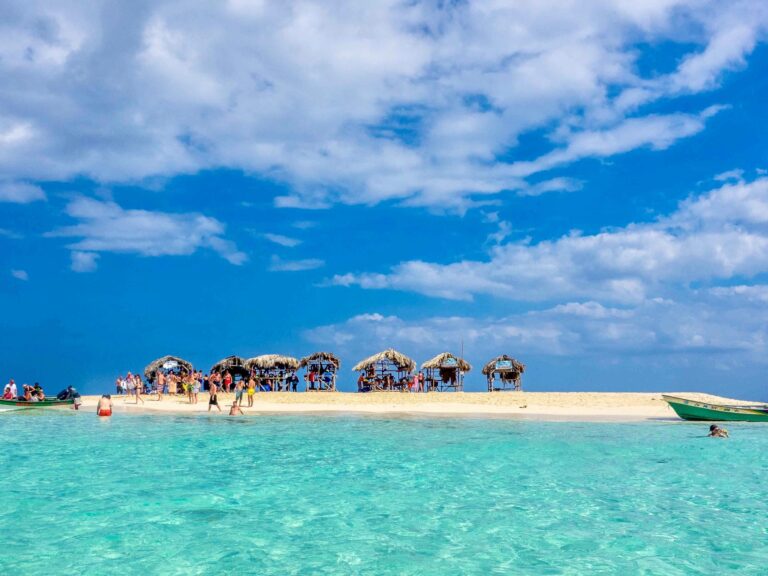 Descubre el Destino Más Allá de Playas y Resorts
