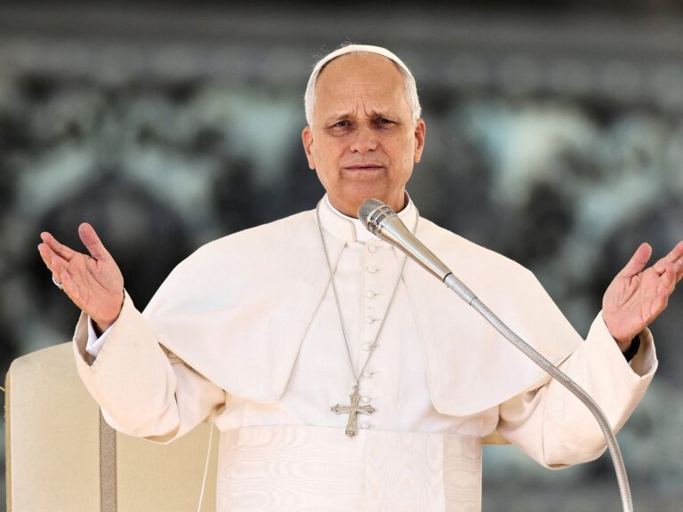 El Papa insta a industriales argentinos a garantizar «salarios justos» para los trabajadores