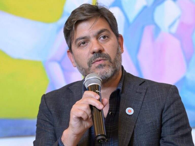 Sin respuesta, está en busca de nueva oficina