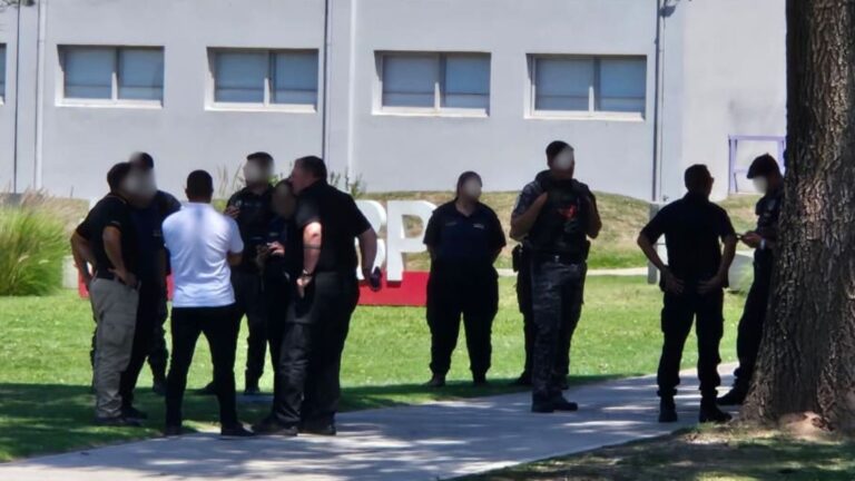 Evacuación en la Universidad Blas Pascal por amenaza de bomba: Brigada de Explosivos en acción en Córdoba