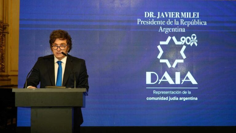 Milei en la DAIA: ‘El kirchnerismo encubrió atentados con Irán’