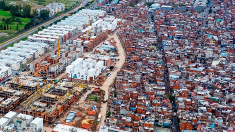 1 de cada 9 argentinos carece de servicios básicos: gas, agua y cloacas
