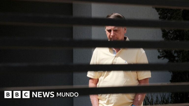 Detienen al expresidente Bolsonaro en Brasil por riesgo de fuga tras meses de arresto domiciliario