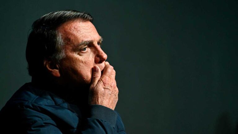 Jair Bolsonaro intenta quemar su tobillera electrónica: un acto de ‘paranoia’ por medicamentos