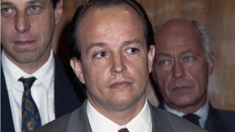 El ex vicepresidente de Caputo, recomendado por Cavallo, es destituido