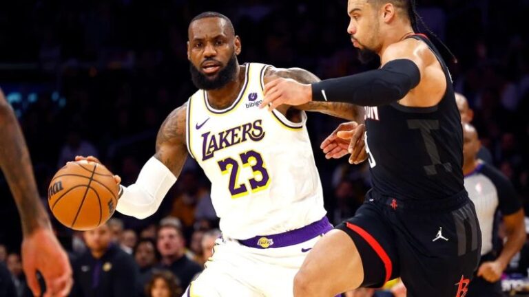 Se subastará la icónica camiseta de LeBron James