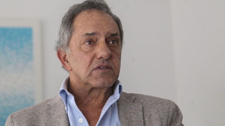 Riesgo para Scioli: sus áreas de gestión podrían ser transferidas a Adorni y Santilli