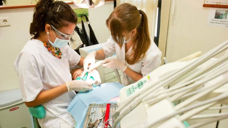 Odontólogos llevan salud dental a los parajes rurales del norte de Córdoba