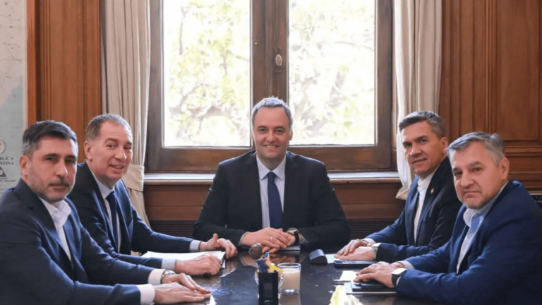 Gobernadores en Peregrinación: La Búsqueda de Santilli