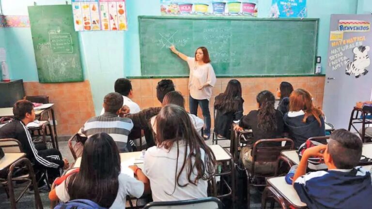 Informe: Impacto Económico y Social de la Ineficiencia Educativa en Argentina