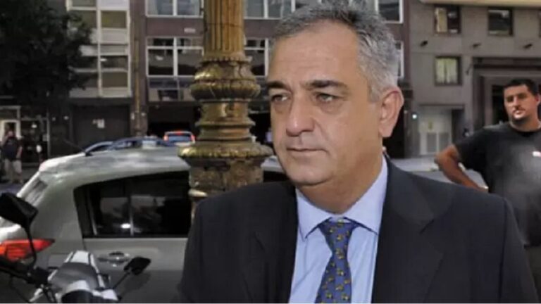 Renuncia funcionaria de Economía tras hallar USD 700 mil en su vivienda