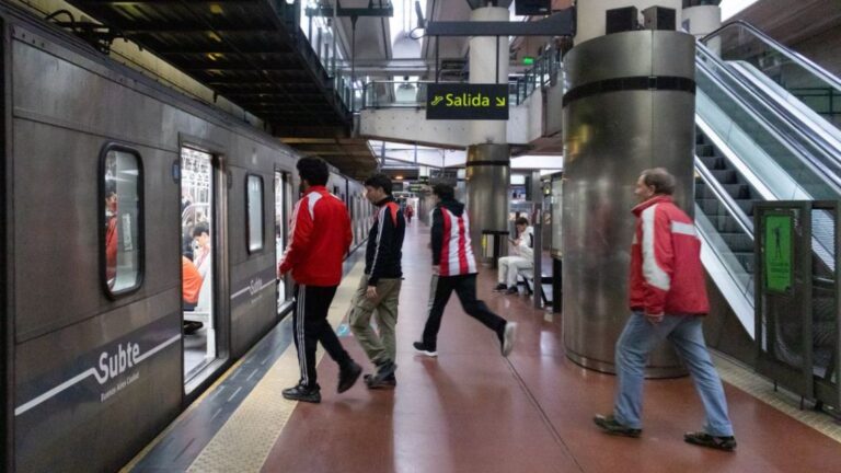 Feriado por el Día de la Soberanía: Servicios y Transporte en CABA