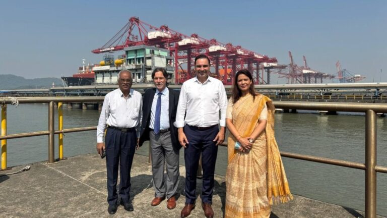 Gustavo Valdés visita el puerto de Mumbai y establece alianza tecnológica con India