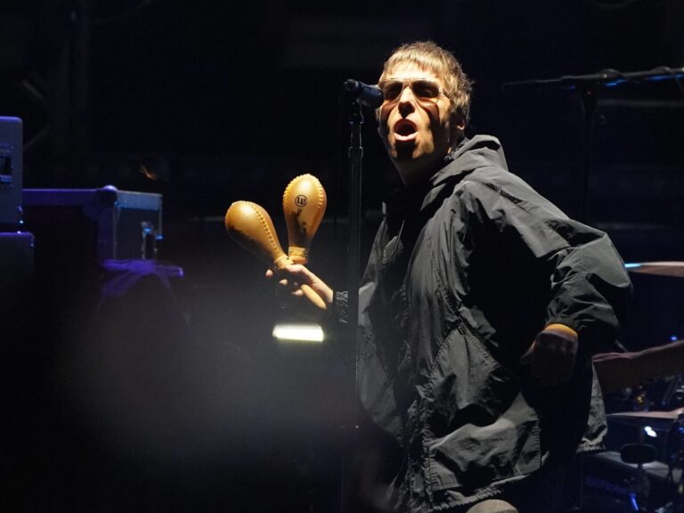 2025: El Renacer del Britpop como Música Global