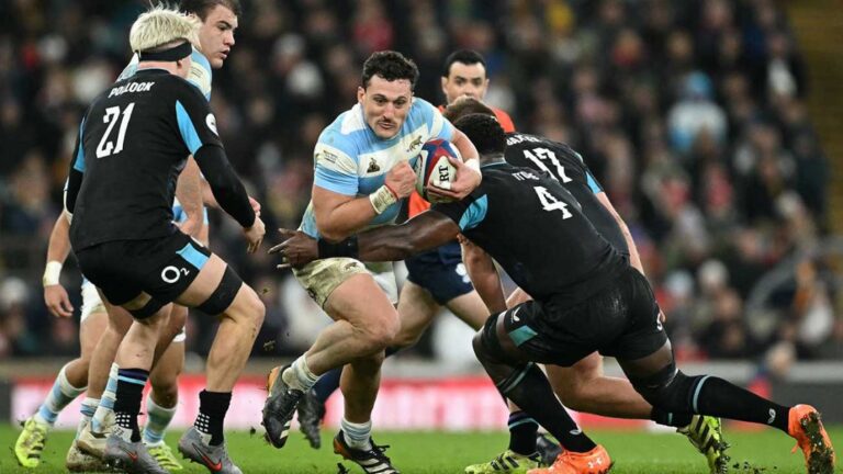 Los Pumas luchan, pero caen ante la potencia de Inglaterra