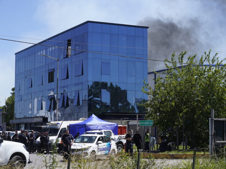 “Inician pericias en empresas incendiadas para esclarecer los hechos”