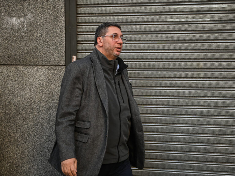 Reclamos de Gobernadores y Oposición: Dos Radicales Aspiran a la Presidencia