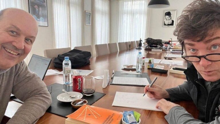 Gobierno lanza plan para recortar un 10% la planta estatal y reducir el tamaño del Estado