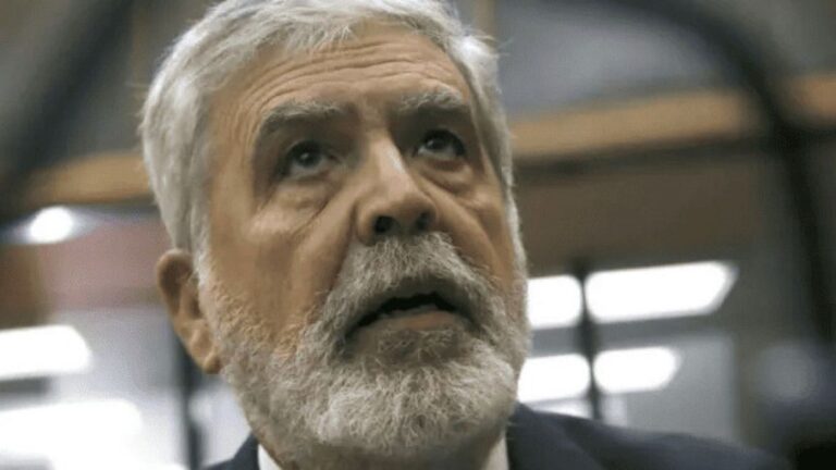 Julio De Vido: Denuncian falta de medicación y otras irregularidades en sus primeras horas de detención