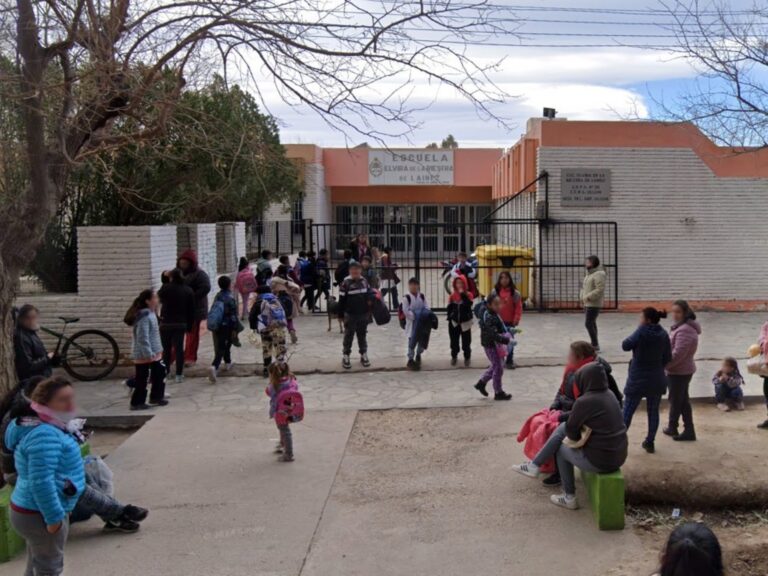 Niña sufre graves quemaduras en explosión de experimento escolar