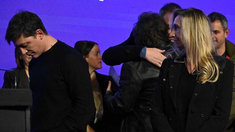 Karina Milei supera a Santiago Caputo en el cierre de la contienda