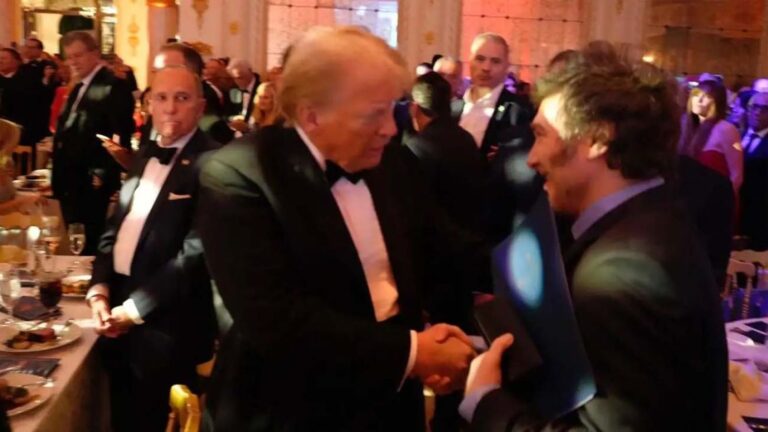 Javier Milei: El Leprechaun que Encantó Mar-A-Lago