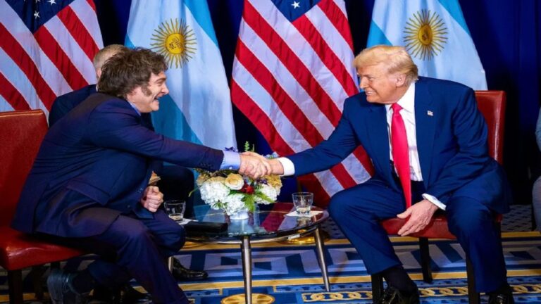 Javier Milei asiste al sorteo del Mundial y se reencuentra con Donald Trump