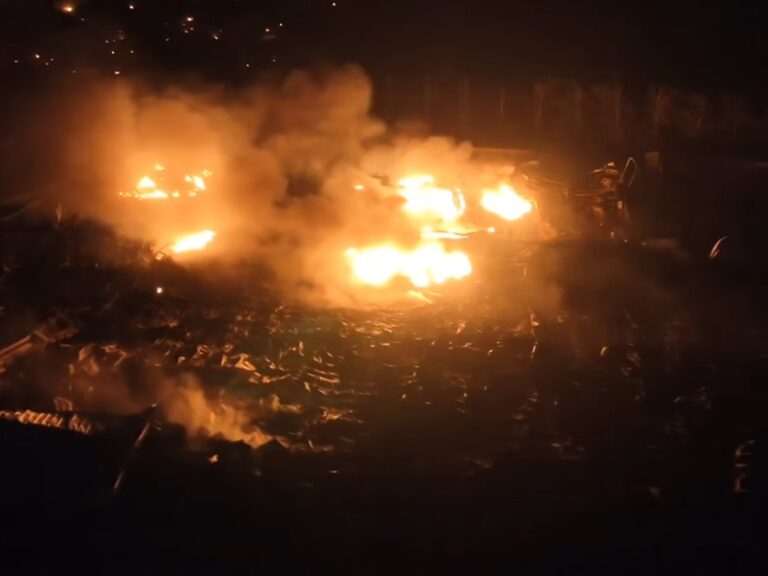 Crece la teoría de que un derrame químico provocó el incendio