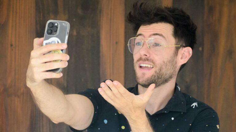 Día del Influencer: su significado y el impacto actual, 30 de noviembre.