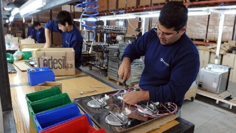 El Gobierno Presentará la Reforma Laboral al Congreso el 9 de Diciembre