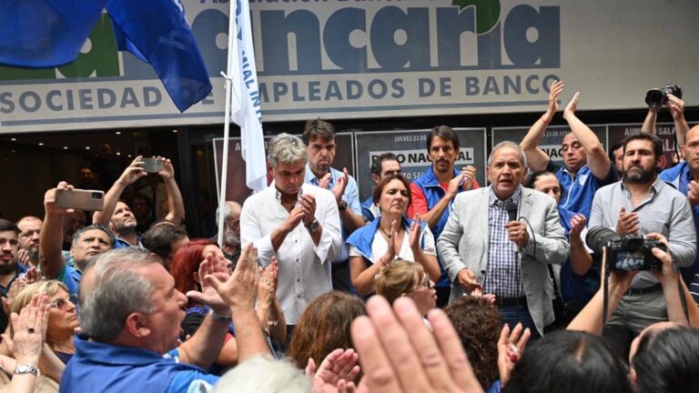 Bancarios logran un aumento salarial: descubre el nuevo sueldo inicial