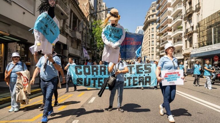 SUTECO demanda aumento salarial y revela que el 40% de los sueldos es en negro en Corrientes