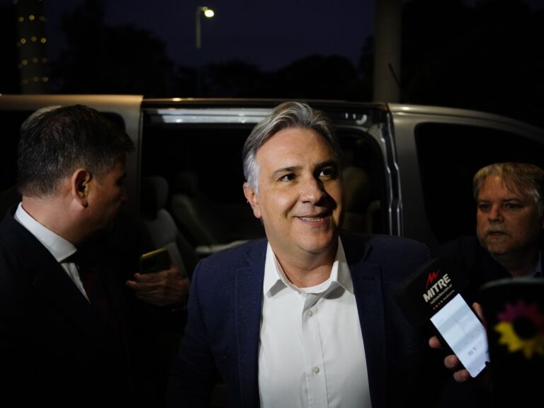 Martín Llaryora se prepara para cirugía por hernia epigástrica