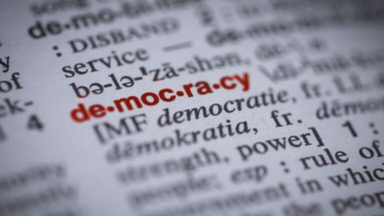 Desafíos Globales para la Democracia