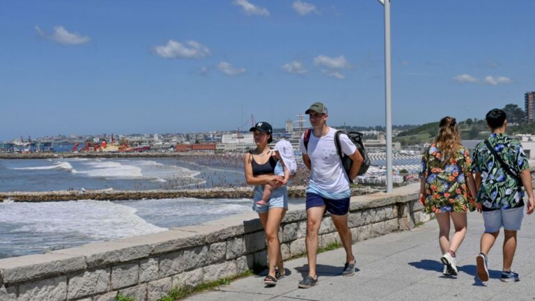 El Gobierno considera un nuevo fin de semana largo con el feriado del 8 de diciembre
