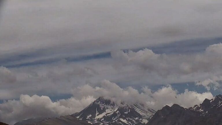 Alerta amarilla: nueva emisión de cenizas del volcán Planchón-Peteroa
