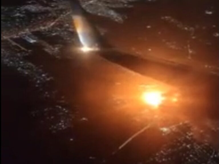 Impactante incendio en el parque industrial de Ezeiza, captado desde un avión