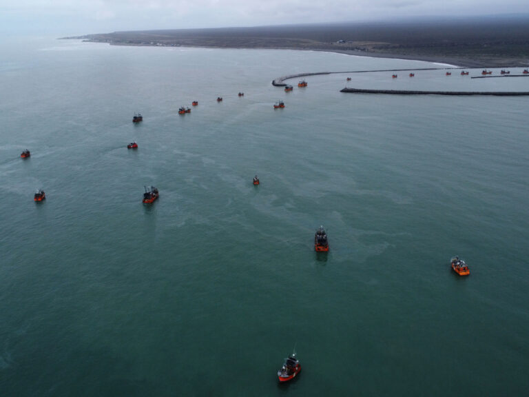 Denuncian en EE.UU. intento de soborno de US$ 6,5 millones por contratos de pesca en Chubut
